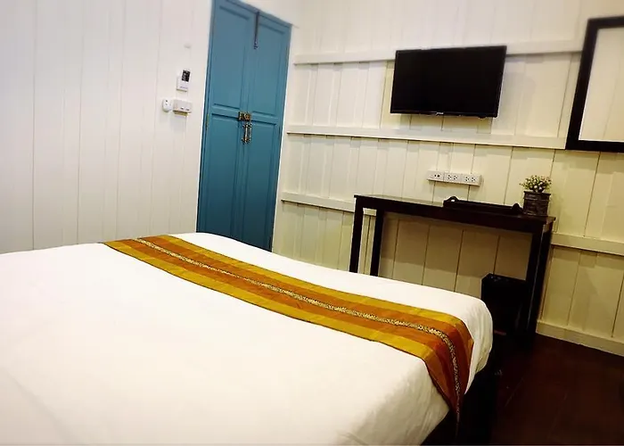 Baan Nawa Boutique House *