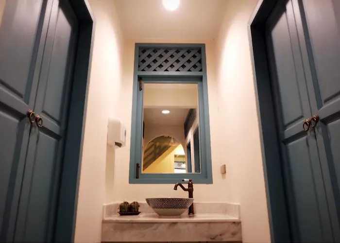 Baan Nawa Boutique House